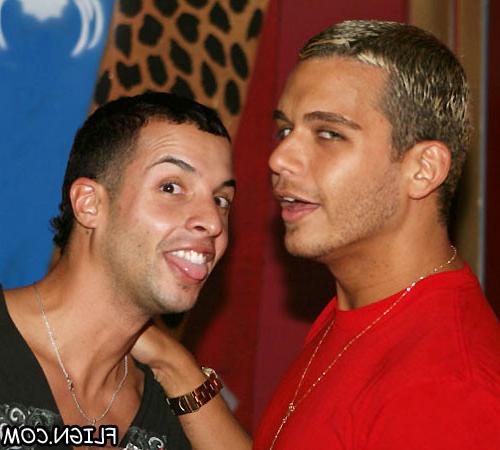 15P These hot gay singles met up on fling for the hottest gay party in these sex pic