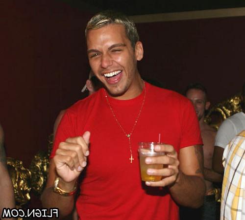 15P These hot gay singles met up on fling for the hottest gay party in these sex pic