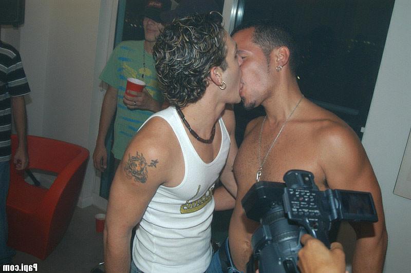 13P Super gay sex orgy house party gets crazy these hot gay studs get sucked and fuc