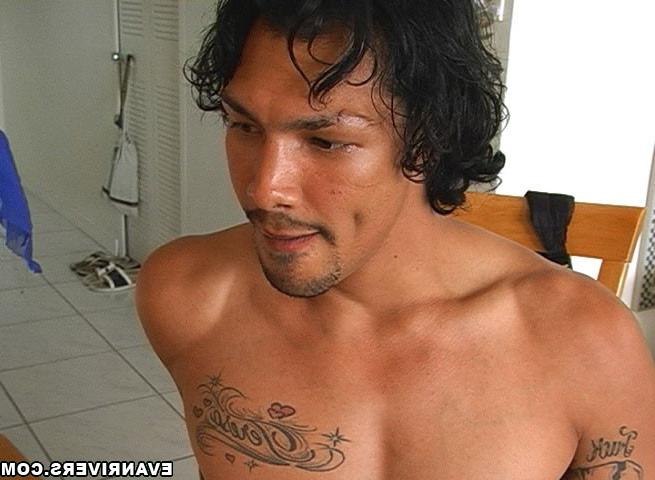 16P Another GAY friend of Evan.