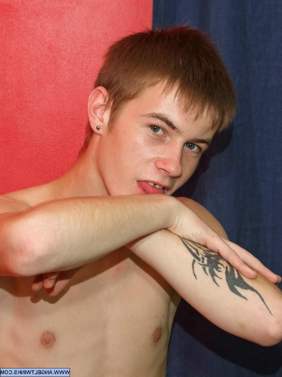 18P Some Russian twink butts need some rimming and ramming badly.
