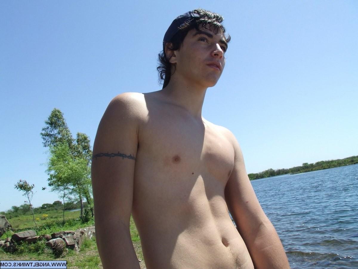 18P Hung Russian boys reveal their treasures and put them to action!