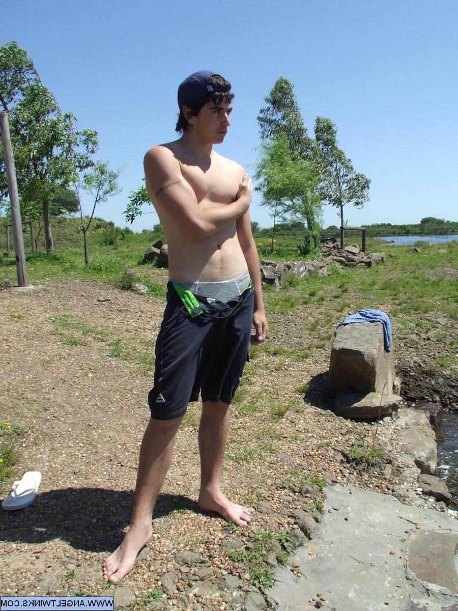 18P Hung Russian boys reveal their treasures and put them to action!