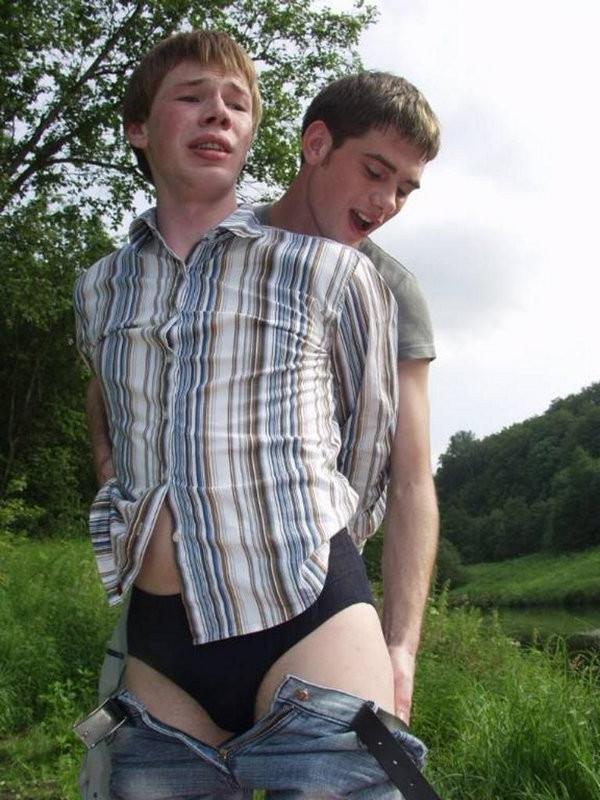 16P Good looking twinks pumping asses with cock
