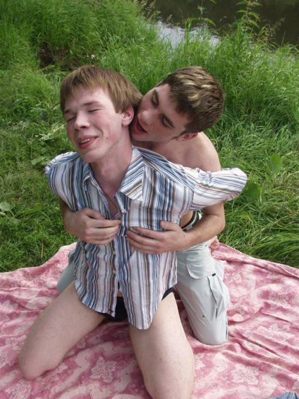 16P Good looking twinks pumping asses with cock