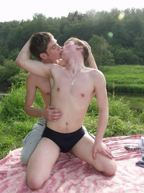 16P Good looking twinks pumping asses with cock