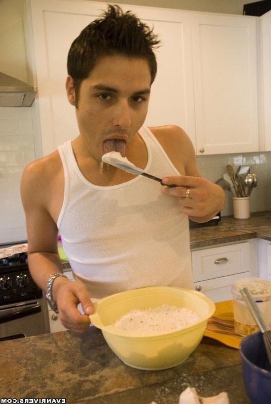 16P Evan’s gets it on the kitchen