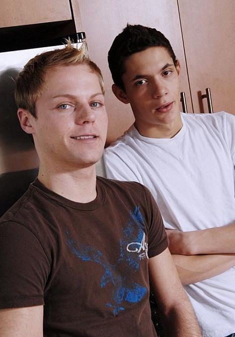 20P Two twinks enjoy sucking in solarium and screwing in kitchen