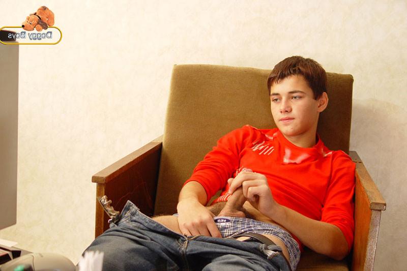 15P Sappy twink boy masturbated in watching porn sites