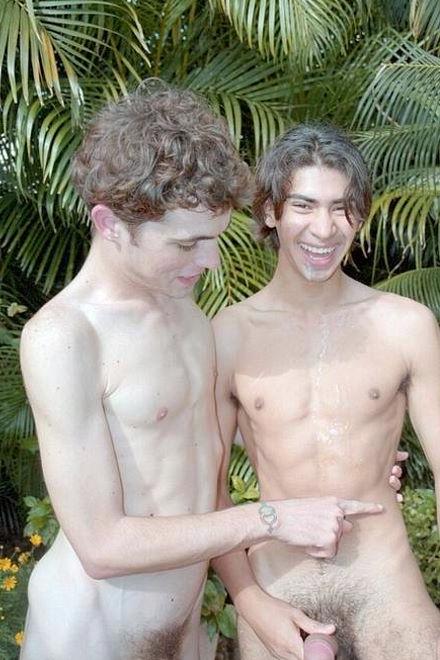 15P Asian and euro twinks screwing and cumming at the backyard