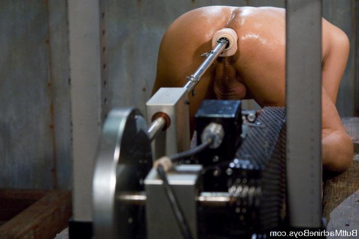 15P RIpped twink gets his ass machine fucked
