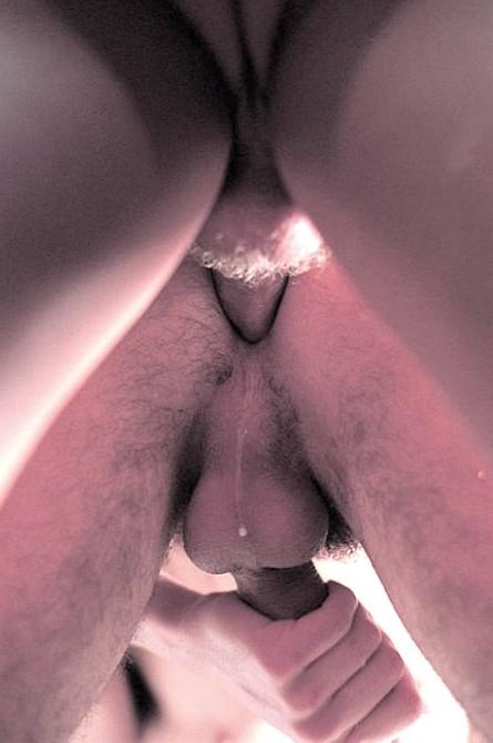 20P Fresh muscle dudes sucking and fucking and cumming in toilet