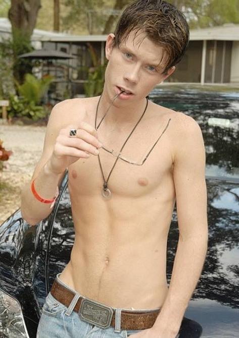 20P A huge cock twink couple enjoy rimming and poolside fucking