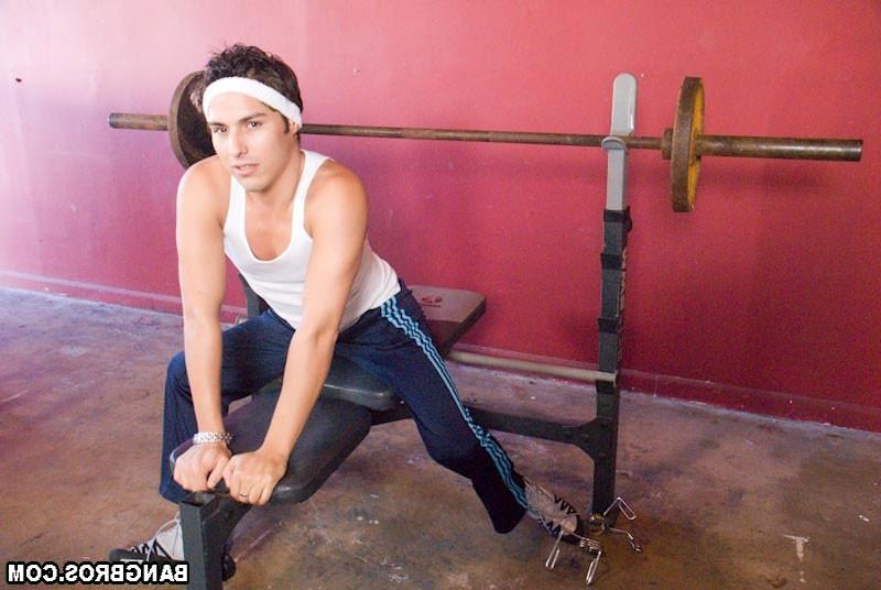 16P stretching evan's ass