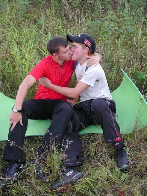 16P Cocks sucked and butts filled in twink action!