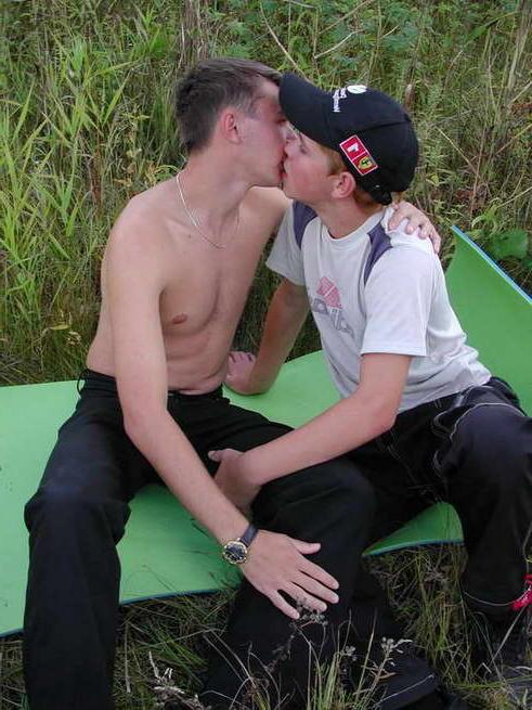 16P Cocks sucked and butts filled in twink action!