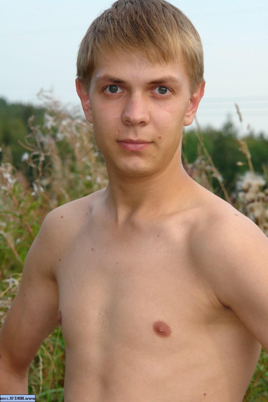 16P Mike is a young hot boy who loves exploring himself