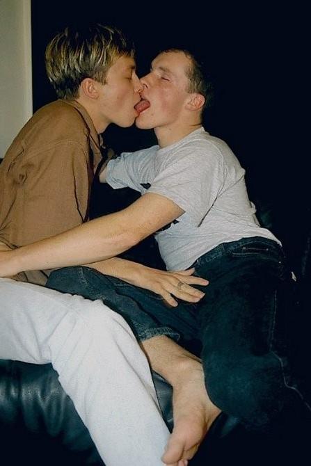 20P Two fresh twinks sucking and rimming and fucking on black sofa