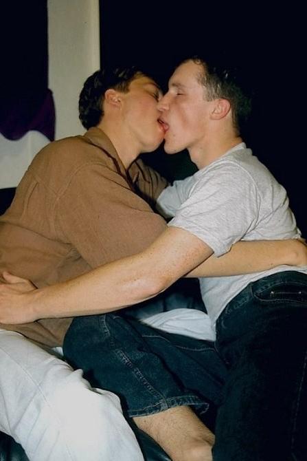 20P Two fresh twinks sucking and rimming and fucking on black sofa