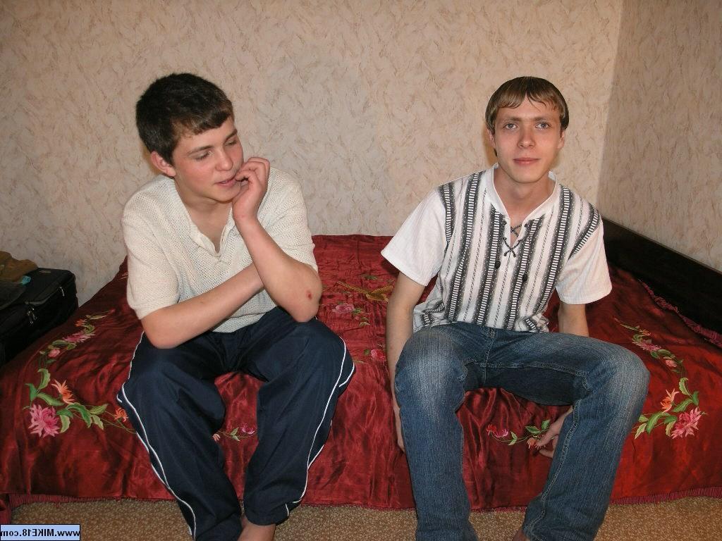 15P Twink naughtiness on hi-res pics and vids