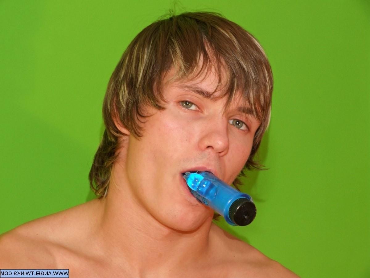 20P Twink porn just can\'t get more twink than all the premium