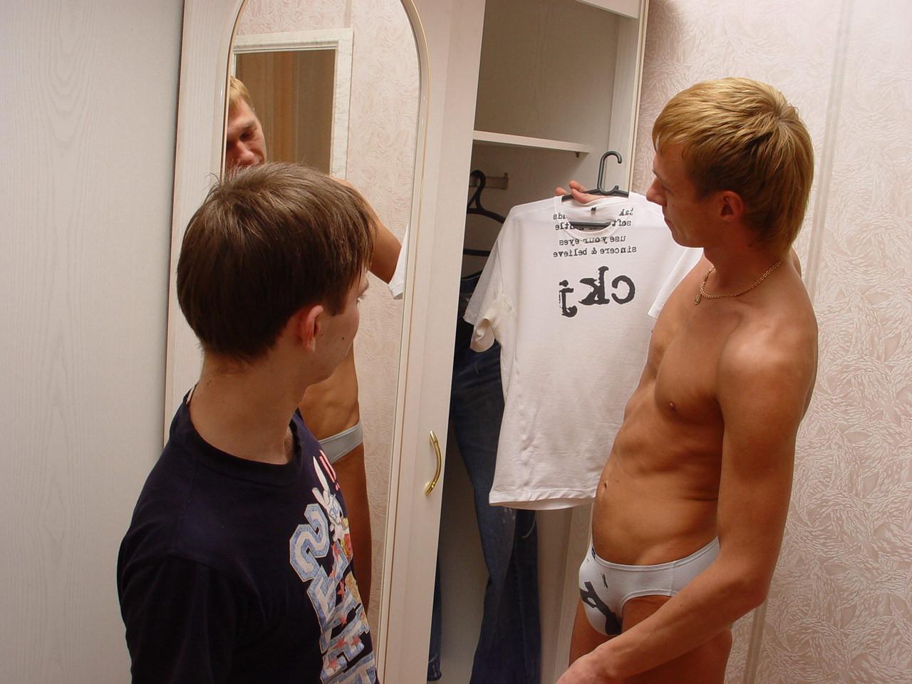 16P Twink asses get railed and pumped with sperm!