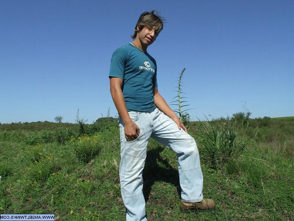 20P Just how big can a twink cock get?