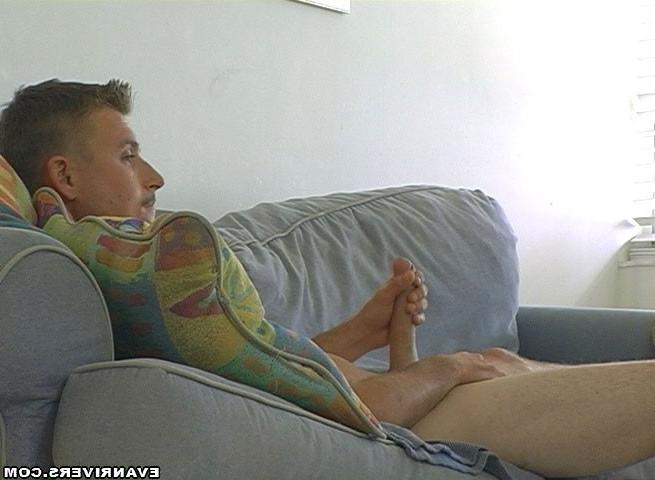 16P Evan would like to help his friends, suicking theirs dicks.