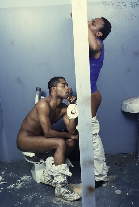 20P Two fresh black dudes enjoy glory hole mutual sucking passion
