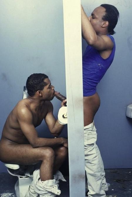 20P Two fresh black dudes enjoy glory hole mutual sucking passion