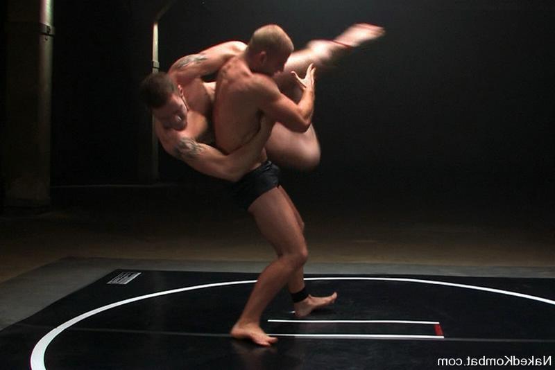 15P Two fit guys get naked and wrestle