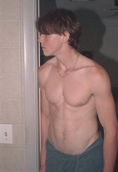 20P Two cute twinks enjoy mutual sucking and fucking and showering