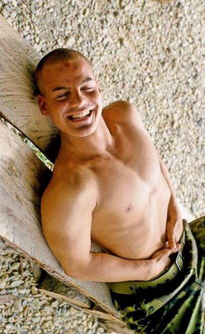 20P Muscle soldier stripping and showing  off ourdoors