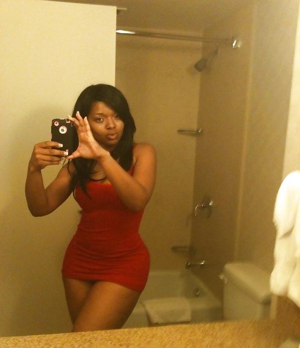 20P Cute Ebony College Gals