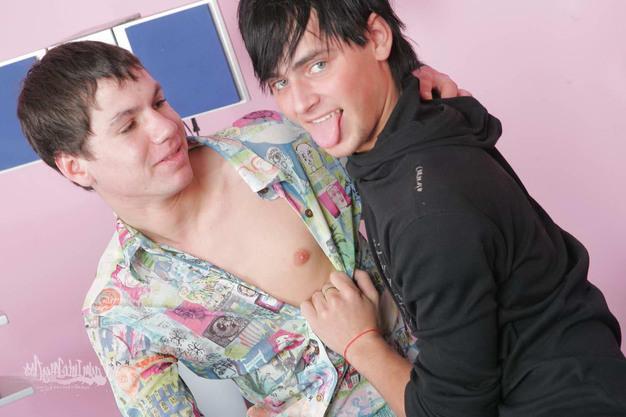 15P Hot and Horny Twinks on some Wild Anal Cumshot Action