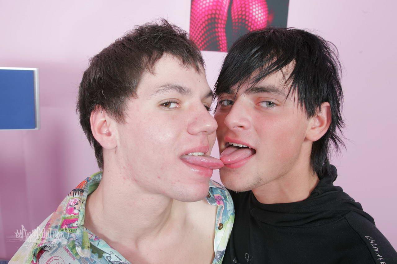 15P Hot and Horny Twinks on some Wild Anal Cumshot Action