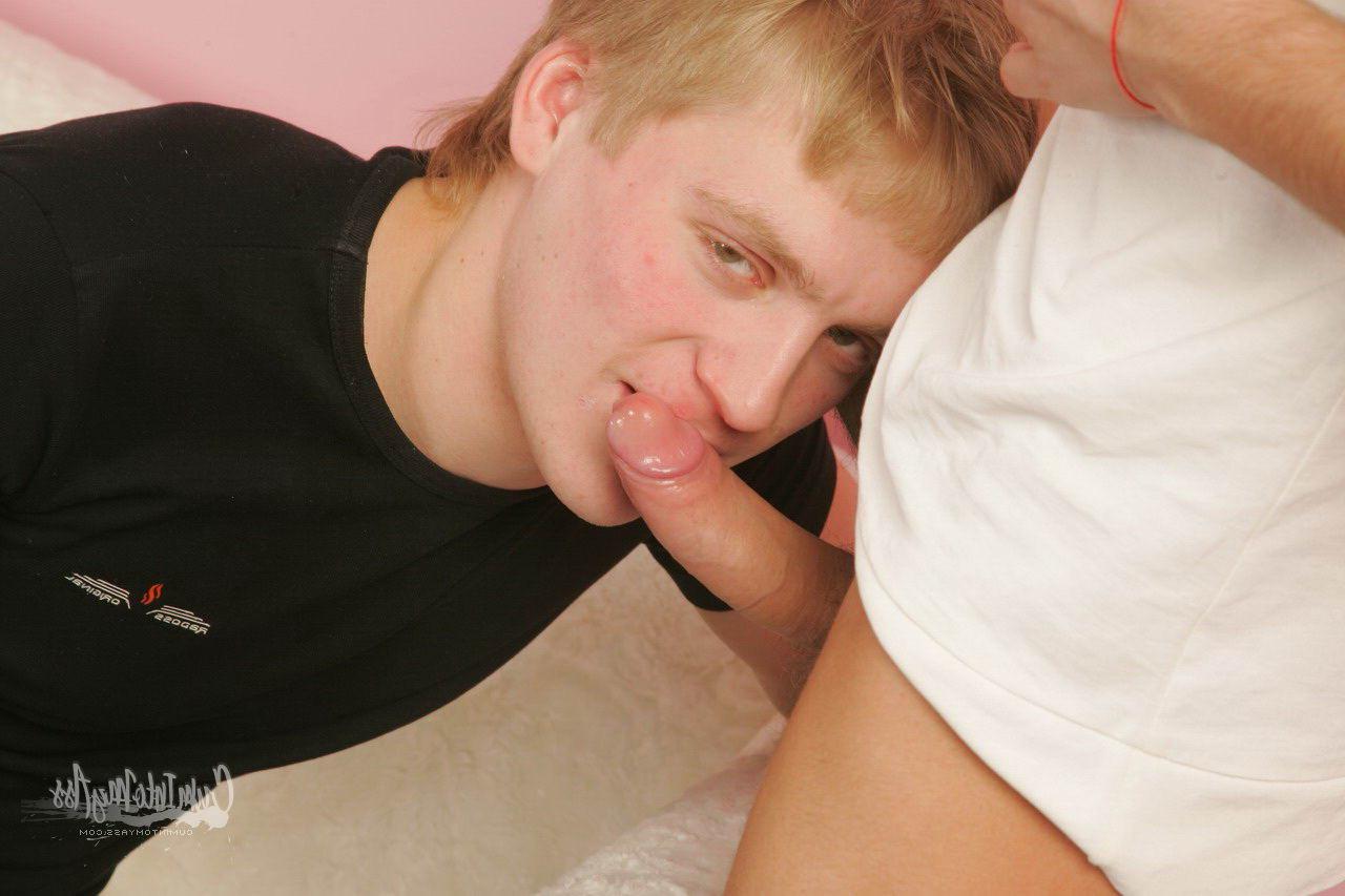 16P Young and Wild Twinks Get Horny on some Amazing Men on Men Act