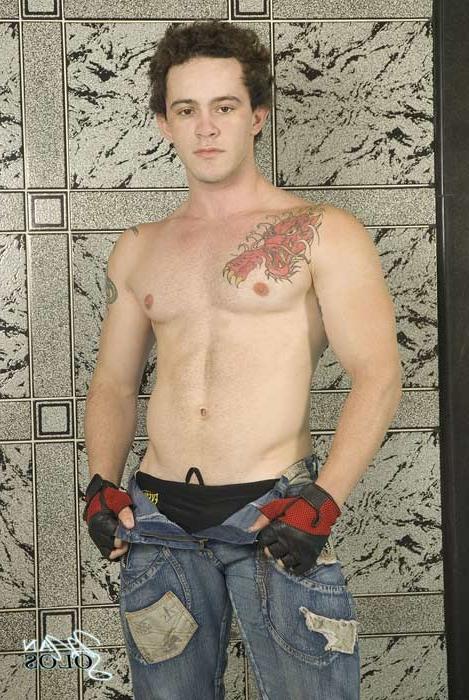 15P Arcanjo Amaro removes his clothes and shows off his big dick