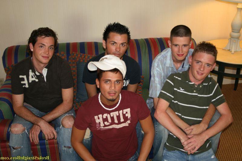 16P Five amateur college straight guys in their first gay orgy