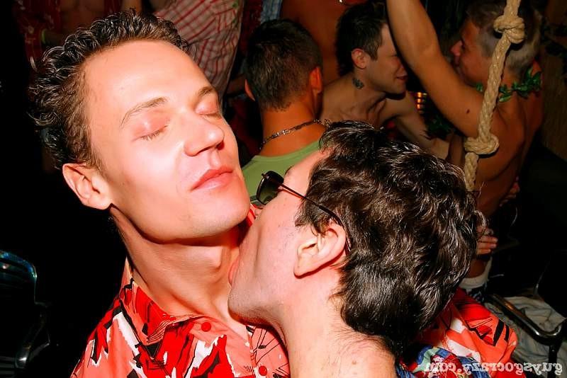 20P Muscle studs using their dicks like divining rods at a gay party
