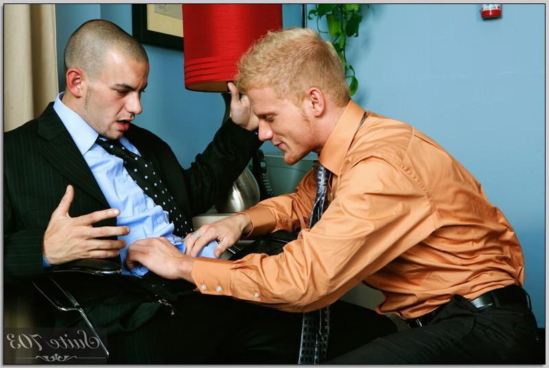 16P Two Horny Men Get Wild on some Amazing Gay Action