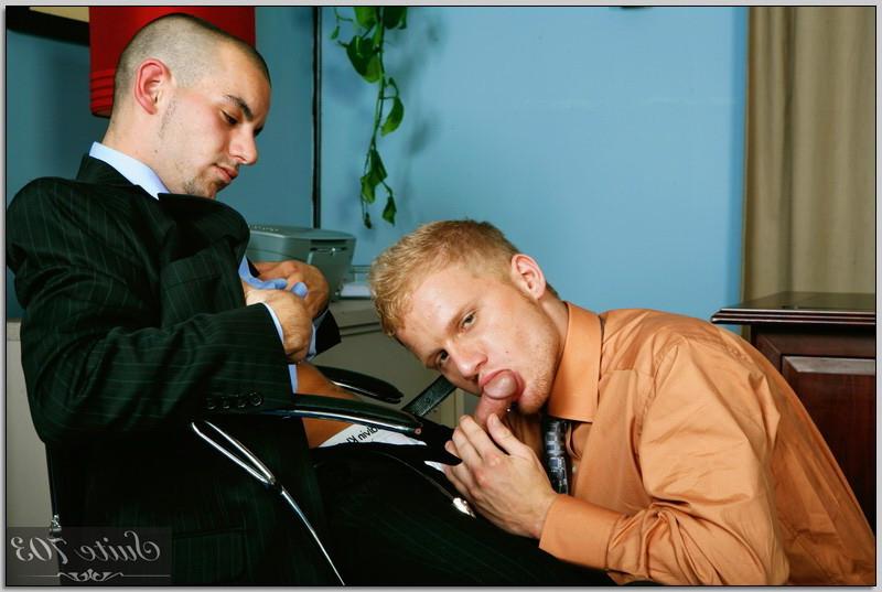 16P Two Horny Men Get Wild on some Amazing Gay Action