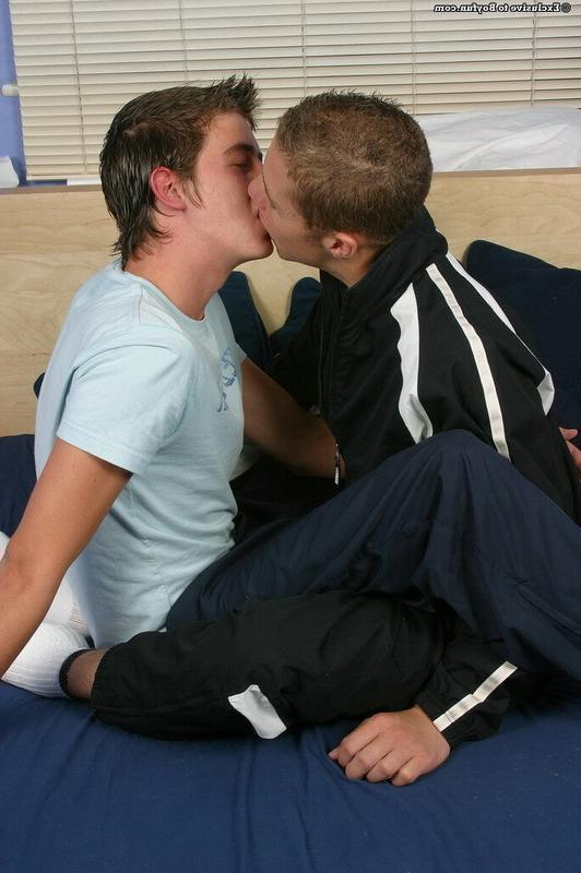 16P Young gay boys blowjob &amp;amp; fucking on the bed