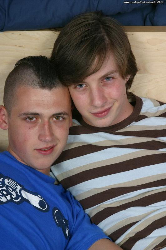 16P Gay twinks kissing sucking and fucking