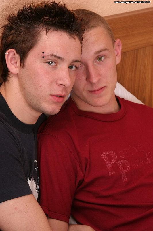 16P Gay twinks with foot fetish fucking on the bed