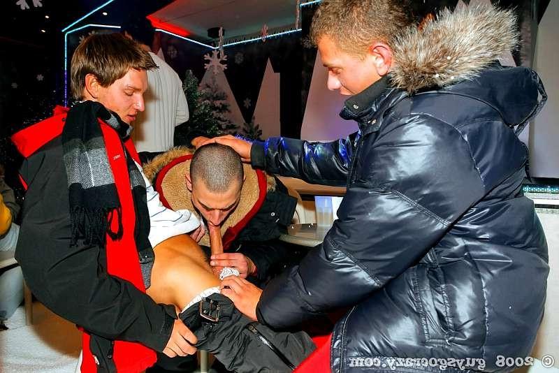 20P Huge group of sexy gay skiers exposing their hard sexy bodies