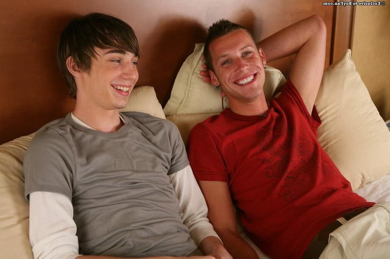 16P Two gay skaters sucking each other and fucking