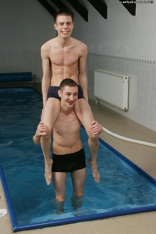 16P Gay guys young twinks fucking in the pool