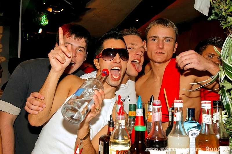20P Twinks give gays a look at their brown rosebuds