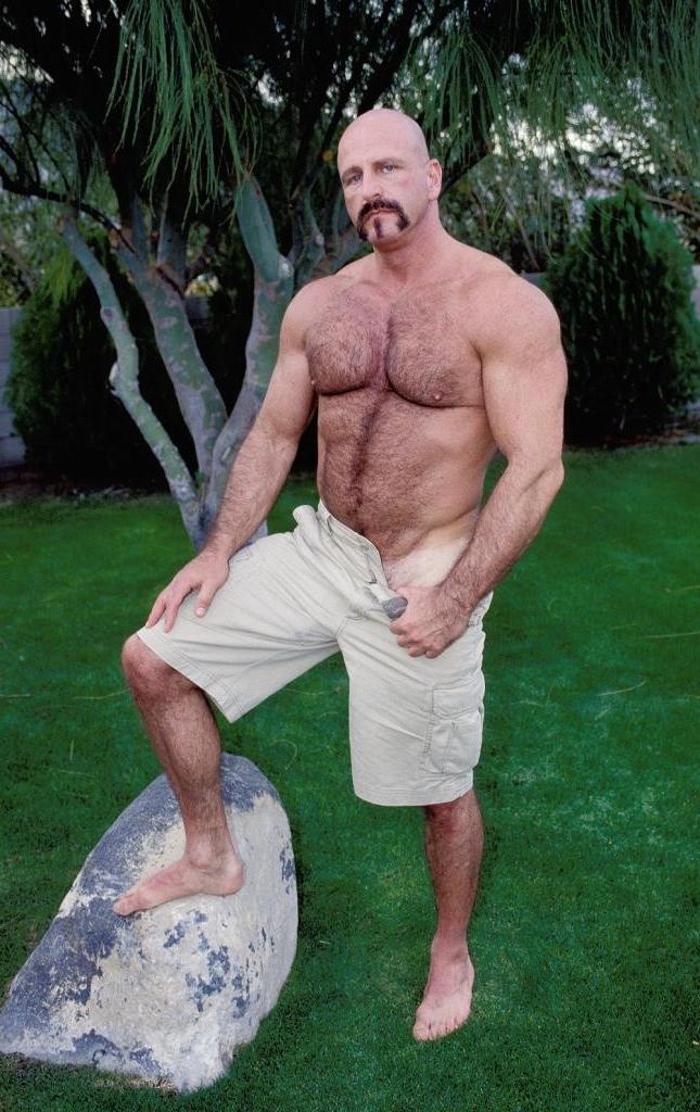 20P Naked hairy gay with a hard cock posing and teasing outdoor